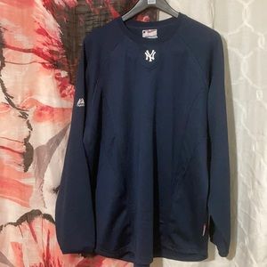 Majestic athletic shirt